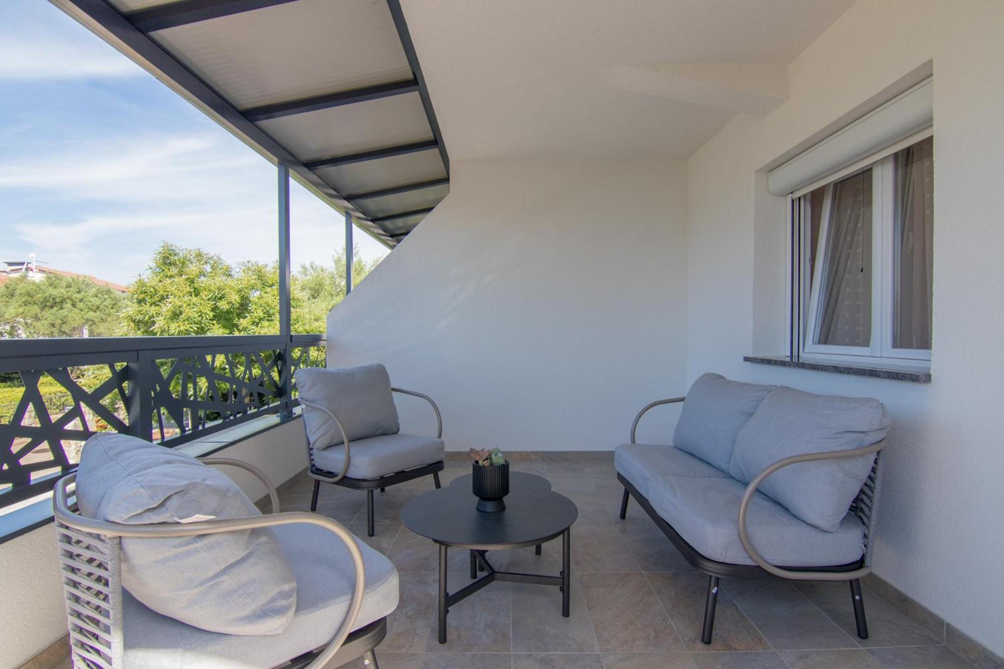 Apartments Flowers Krk Town Exterior photo